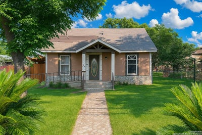 /international/us/822-n-high-uvalde-tx-110099577624/