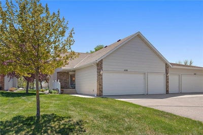 /international/us/1038-prairie-view-drive-sw-hutchinson-mn-110108059660/