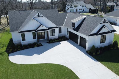 /international/us/5615-old-orchard-trail-orchard-lake-mi-110106564080/