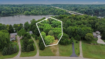/international/us/4239-lake-chapin-bluff-berrien-springs-mi-110109785016/