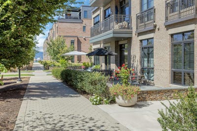 /international/us/201-horseman-boulevard-sleepy-hollow-ny-110110220276/