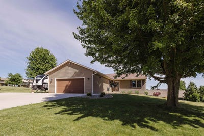 /international/us/329-e-madison-street-dodgeville-wi-110108816374/