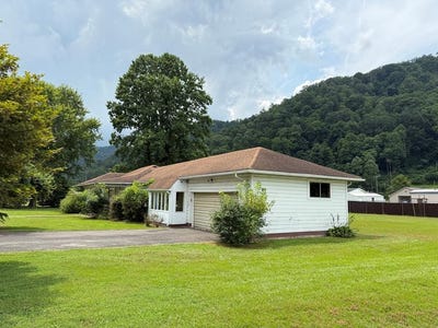 /international/us/104-south-avenue-lynco-wv-110101402187/