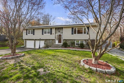 /international/us/40-winthrop-place-monroe-ct-110107552465/