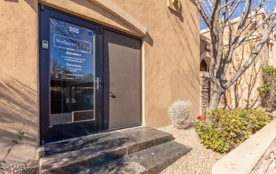 /international/us/8821-n-7th-street-phoenix-az-110102225851/