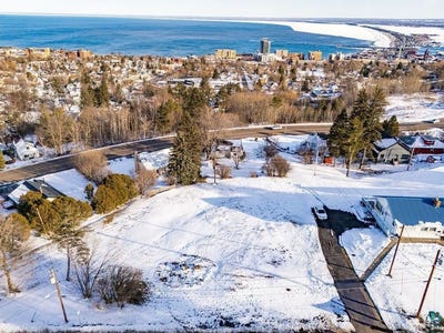 /international/us/xxx-e-13th-st-duluth-mn-110106756806/