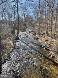 /international/us/rampike-hill-road-bendersville-pa-110106814151/