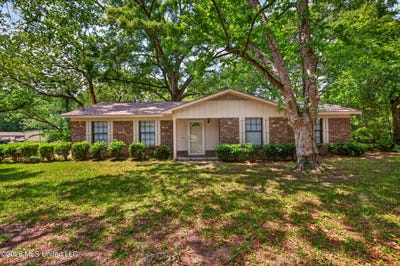 /international/us/21601-magnolia-springs-road-moss-point-ms-110107751222/