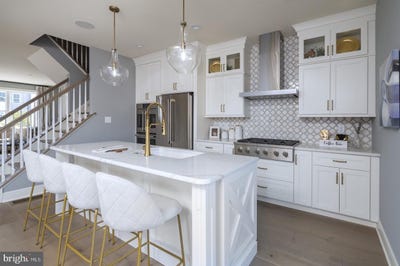 /international/us/64-becker-drive-chalfont-pa-110100766095/