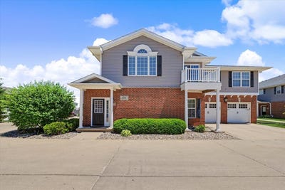 /international/us/106-essex-lane-savoy-il-110108617191/
