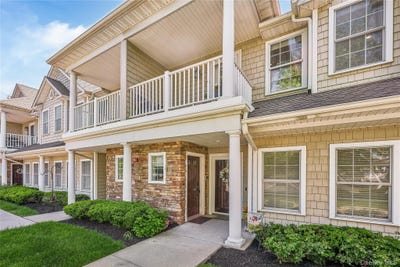 /international/us/32-della-drive-west-babylon-ny-110108546562/