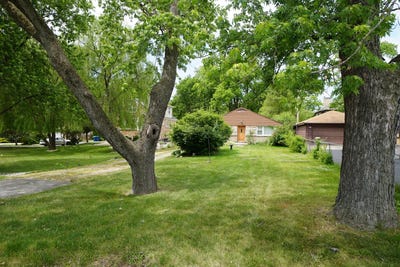 /international/us/208-n-graylynn-drive-mount-prospect-il-110108769696/
