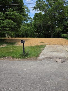 /international/us/1065-rosealee-avenue-elyria-oh-110108616941/