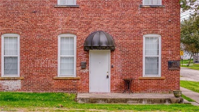 /international/us/241-myrtle-street-ravenna-oh-110107823005/
