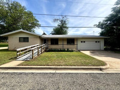 /international/us/102-e-wallace-street-llano-tx-110107841477/