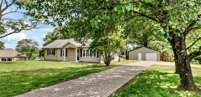 /international/us/2055-lovers-lane-hopkinsville-ky-110108238528/