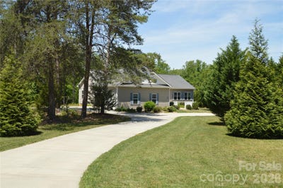 /international/us/2500-s-blackstock-road-landrum-sc-110107154755/