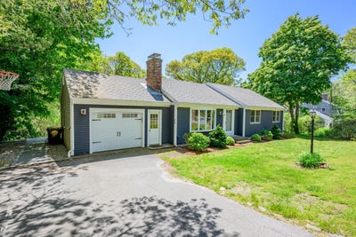 /international/us/30-forsythia-drive-harwich-ma-110108293957/