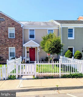 /international/us/9824-town-lane-manassas-va-110107897033/