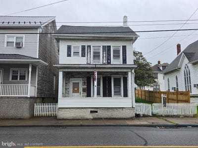 /international/us/706-main-street-lykens-pa-110108279015/
