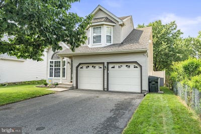 /international/us/16-foxchase-drive-burlington-township-nj-110100848394/