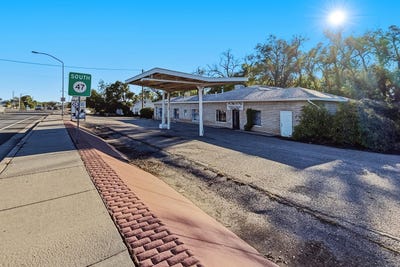 /international/us/2235-bosque-farms-boulevard-bosque-farms-nm-110120768709/