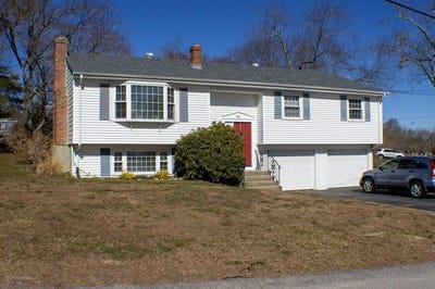/international/us/88-woodland-drive-portsmouth-ri-110105019516/