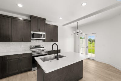/international/us/807-fountain-blvd-zillah-wa-110108337922/