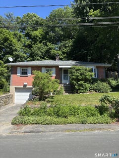 /international/us/125-patterson-street-torrington-ct-110108552567/