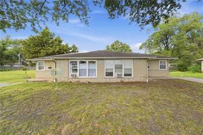 /international/us/430-and-432-shawnee-street-gardner-ks-110120054142/