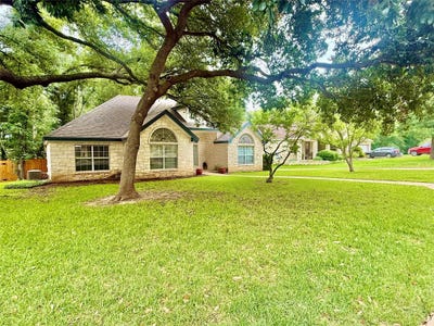 /international/us/1127-robin-rd-elgin-tx-110100773897/