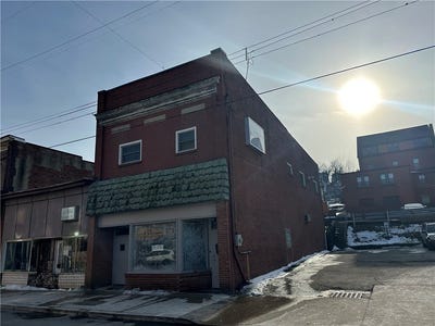 /international/us/623-fallowfield-avenue-charleroi-pa-110105798418/