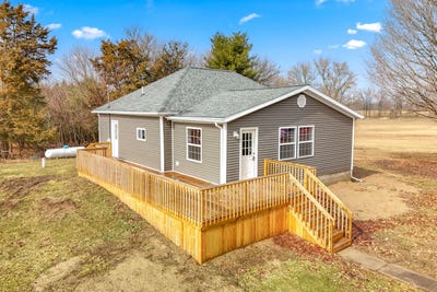 /international/us/10191-wood-road-north-adams-mi-110105841068/
