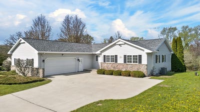 /international/us/914-hawthorne-dr-howards-grove-wi-110107898464/