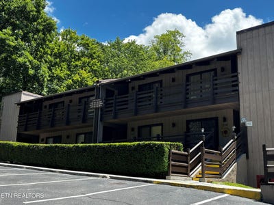 /international/us/1081-cove-rd-sevierville-tn-110108906417/