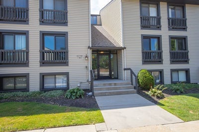 /international/us/6250-greenwood-parkway-unit-404-sagamore-hills-oh-110101244508/?lang=en