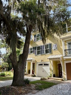 /international/us/247-oyster-point-drive-midway-ga-110105850629/