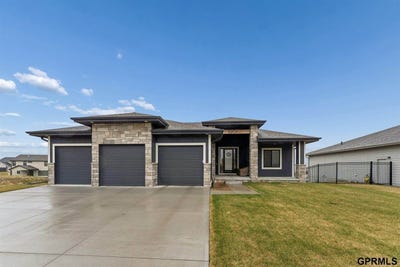 /international/us/11207-north-170th-street-bennington-ne-110108362787/