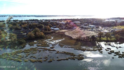 /international/us/2401-e-myrtle-street-morehead-city-nc-110104975523/