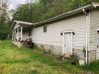 /international/us/1871-collins-highway-pikeville-ky-110107486625/
