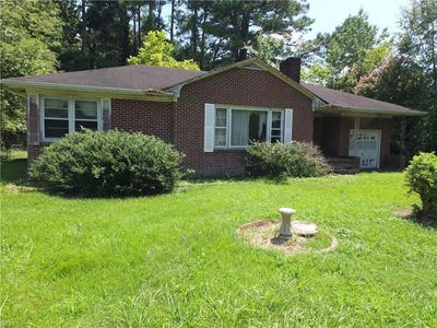 /international/us/125-e-main-street-wakefield-va-110095154786/