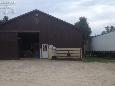 /international/us/2298-ridge-road-norwalk-oh-110097060939/