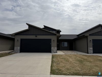 /international/us/9233-w-laverne-wipf-st-sioux-falls-sd-110107160973/