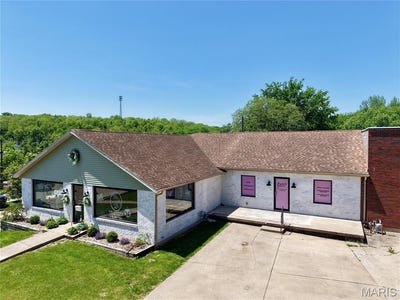 /international/us/2919-st-marys-avenue-hannibal-mo-110107959708/