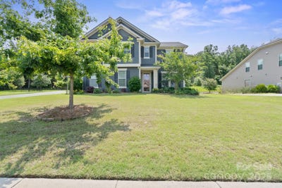 /international/us/8340-breton-way-harrisburg-nc-110099987635/