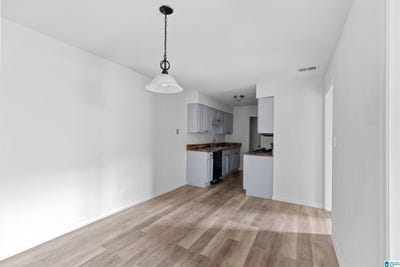 /international/us/910-chapel-creek-drive-hoover-al-110102993899/