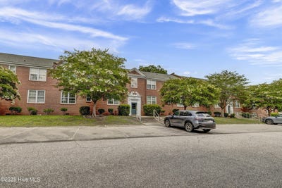 /international/us/2940-oleander-drive-wilmington-nc-110100316296/