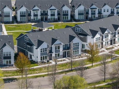 /international/us/2422-n-blossom-circle-orono-mn-110104874307/