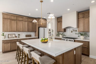 /international/us/2743-e-virginia-street-gilbert-az-110100207383/