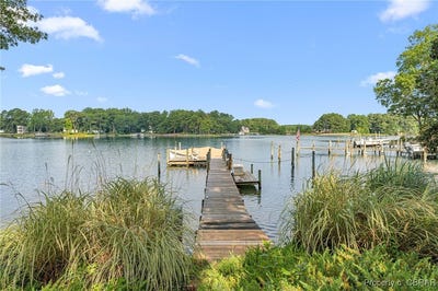 /international/us/226-crowder-point-dr-reedville-va-110100945873/